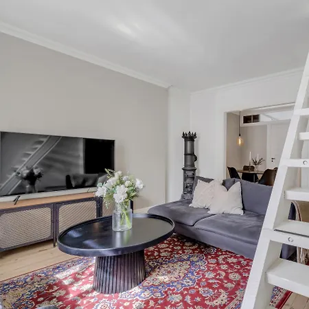 Classic Peaceful Space In The Center ברגן