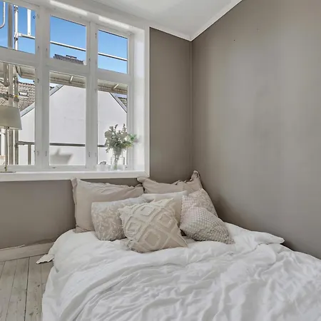 Classic Peaceful Space In The Center Apartamento Bergen