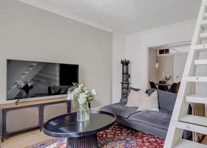 Classic Peaceful Space In The Center Bergen