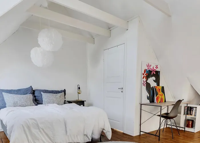 Classic Peaceful Space In The Center *